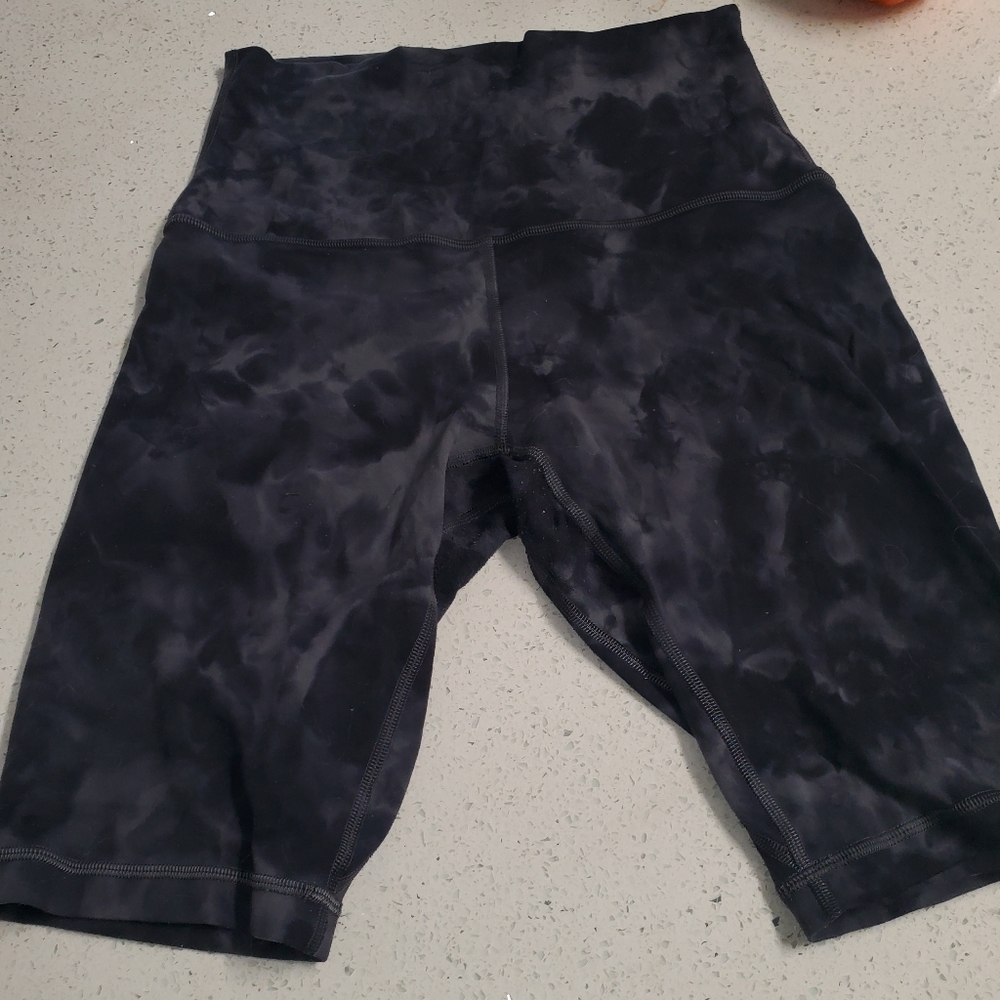 Lululemon 8inch align biker shorts diamond dye. Size 8